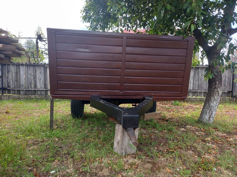 Vând,schimb camioneta și remorcă