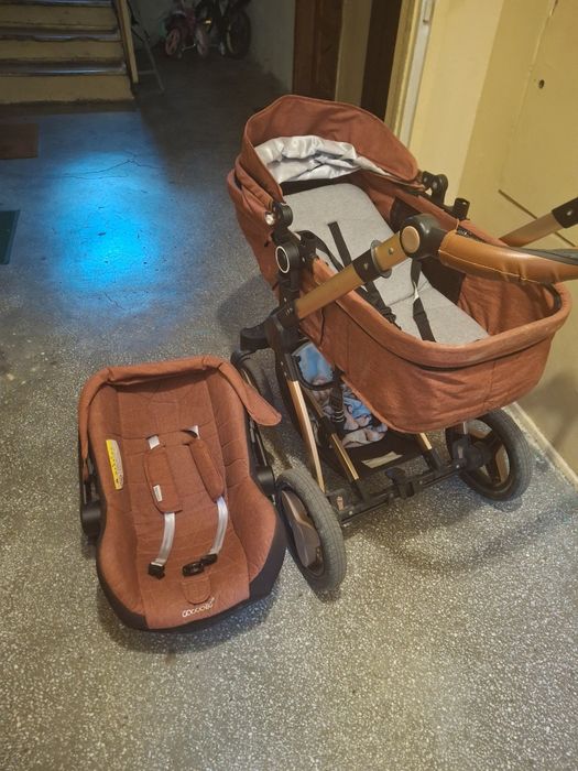 Vând carut pana la 6 luni în stare bun