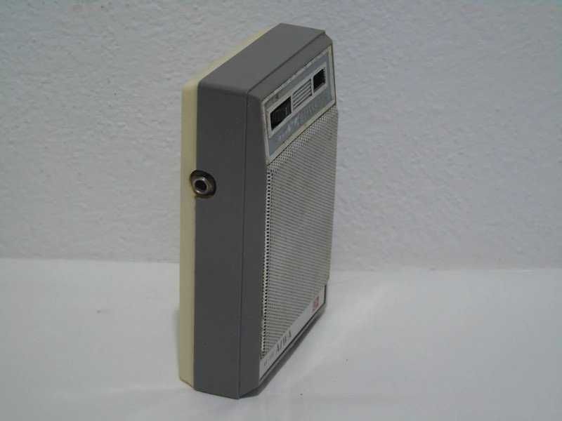 Radio 6 Transistor Vintage AIWA Japan