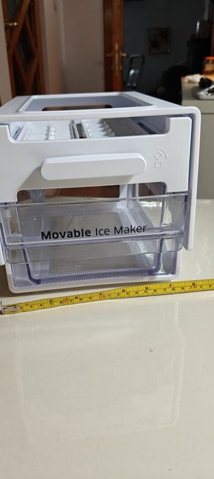 Forme pentru gheață cu depozit