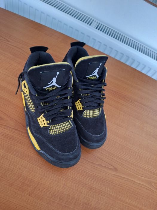Air Jordan 4 retro Thunder