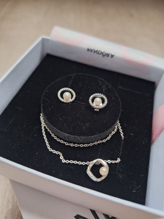 Vând set Pandora cu perla