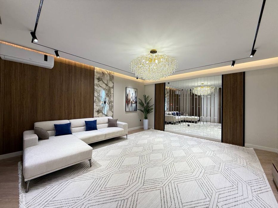 Ул, Тараса Шевченко! Сдается 4-х комнатная квартира в самом центре!