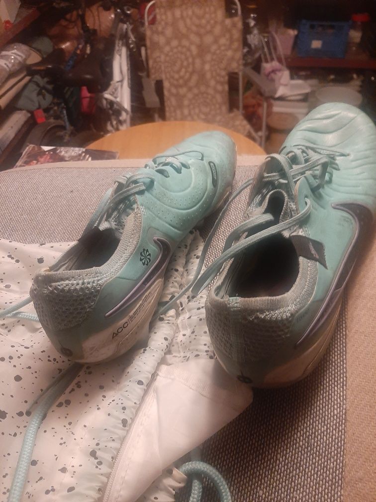 Професионални футболни обувки Nike Tiempo с мешка, номер 44