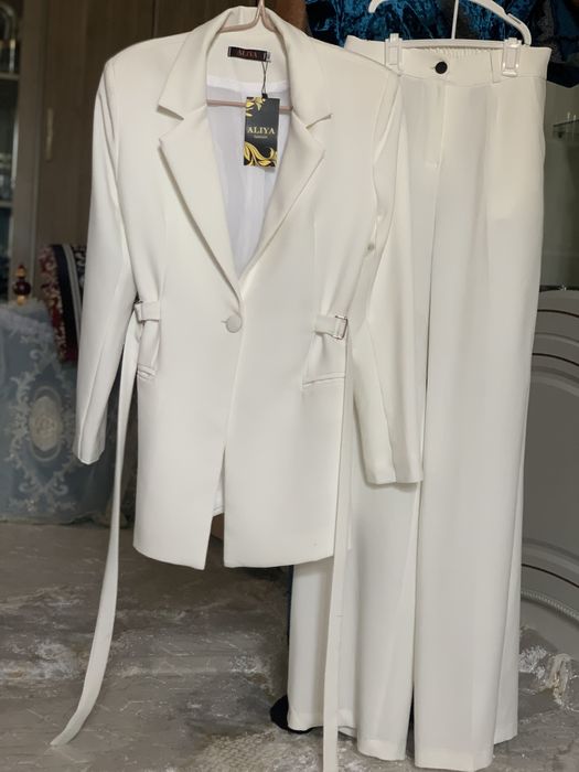 Двойка костюм с брюками