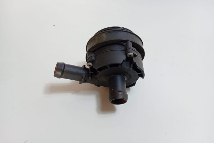 Pompa  recirculare apa A0005000686 Mercedes-Benz GLA-Class  seria