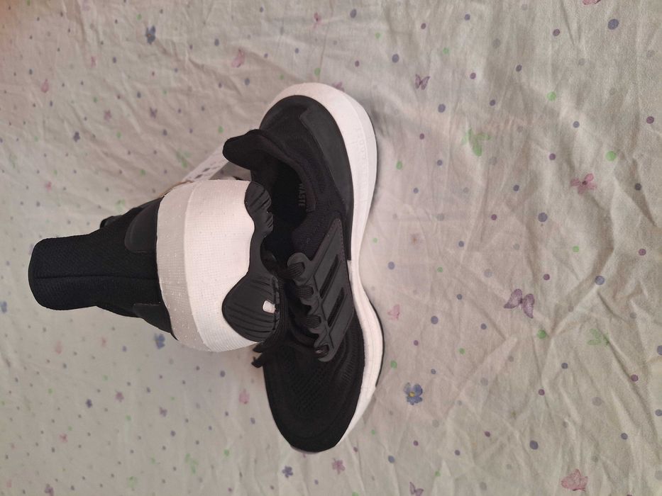 Дамски маратонки Adidas Ultraboost,Чисто нови.