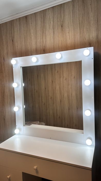 Тумба с зеркалом