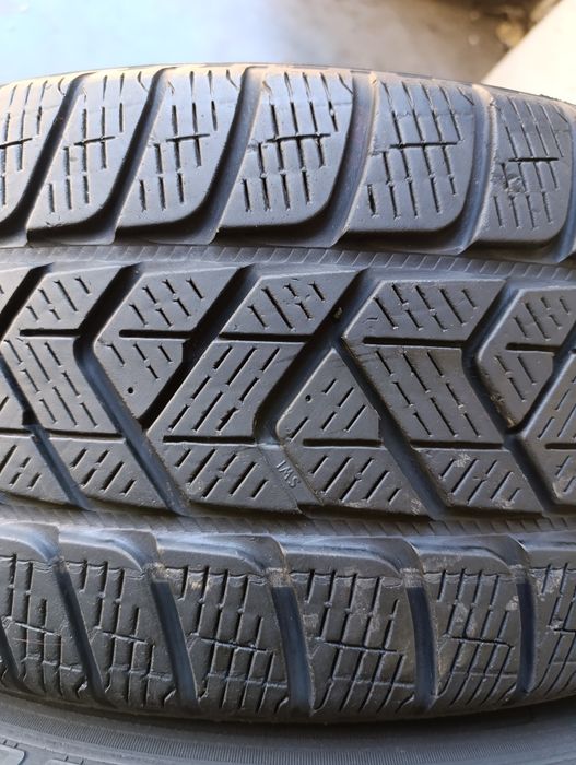 Anvelope de iarnă 215 65 17 Pirelli