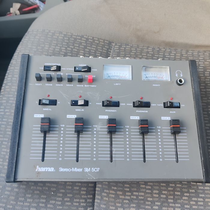 Mixer audio 9 v  merge și pe baderie