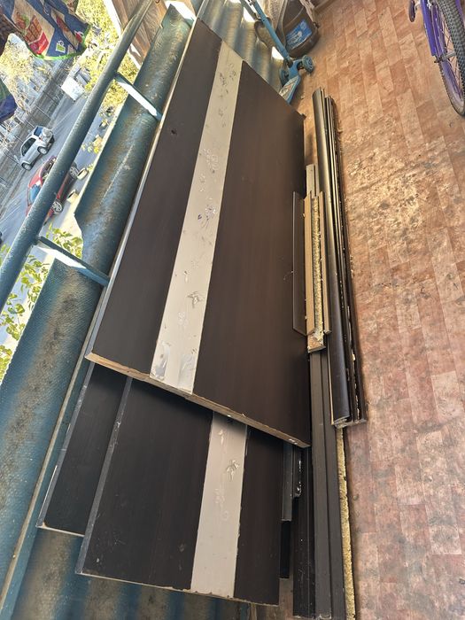 Комантные черные двери