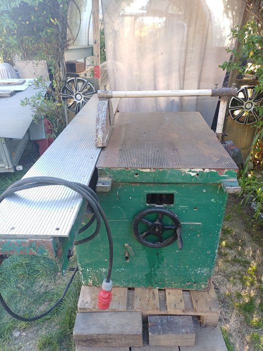 Circular cu masă mobilă