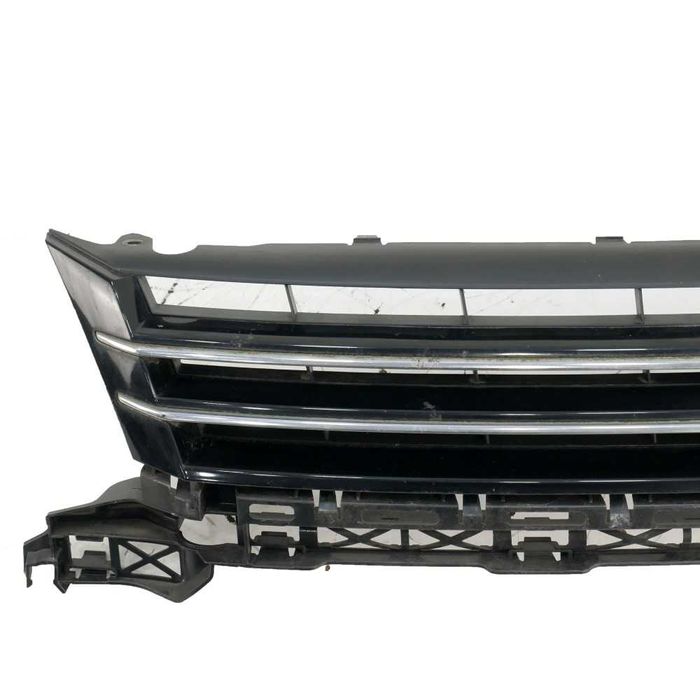Решетка Volkswagen Touran II 2011-2015 ID:145672