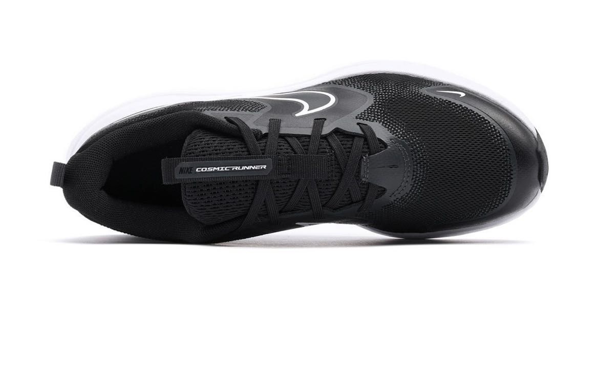 Дамски маратонки Nike Cosmic Runner
