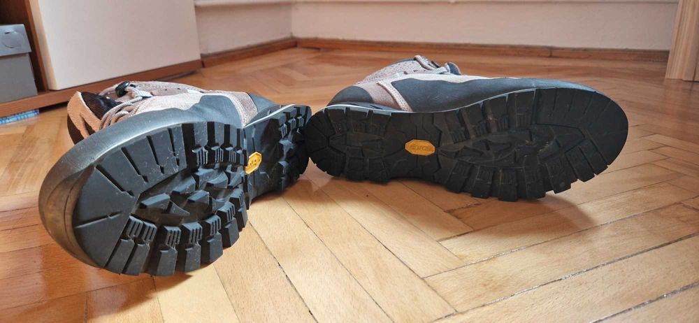 Bocanci nr. 38 Garmont Vetta (aproape noi)