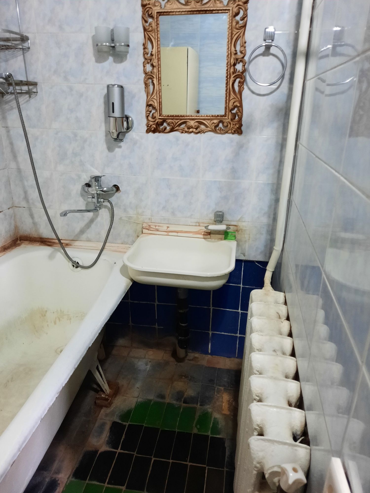 Дом Геофизика,Хумаюн м-в 3 комн