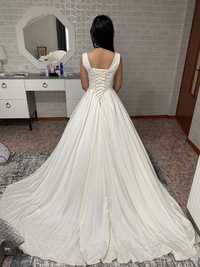 Продам свадебное платье (можно на узату)