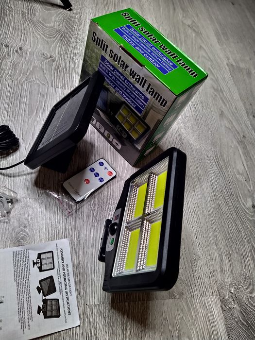 Lampa Solara  cu Senzor de miscare, acumulator incorporat, panou solar
