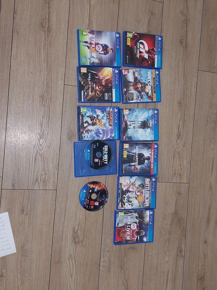 Vând jocuri ps 4