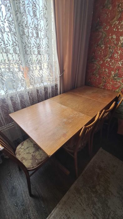 Стол и 6 стульев