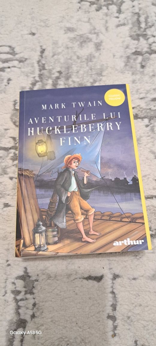 cartea aventurile lui huckleberry finn de  Mark Twain