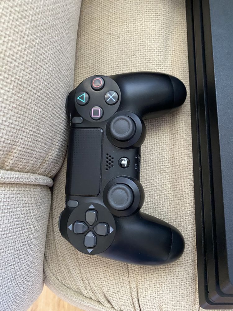 Playstation 4 pro последен модел 7216B