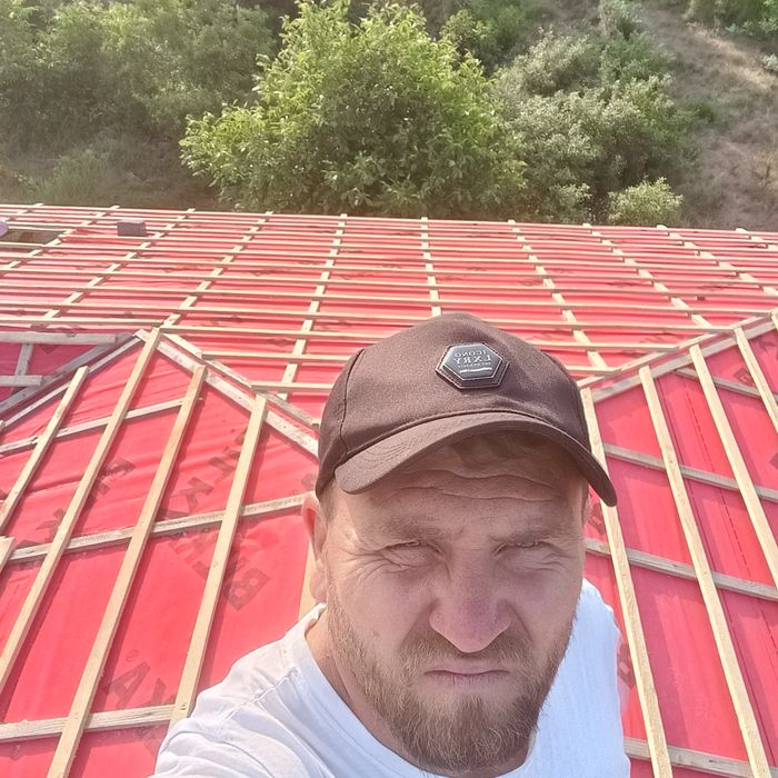 Execut lucrări: Case,Vile la roșu Acoperișe Garduri  placi