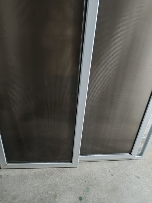 Uși culisante pentru cada. Utilizate.