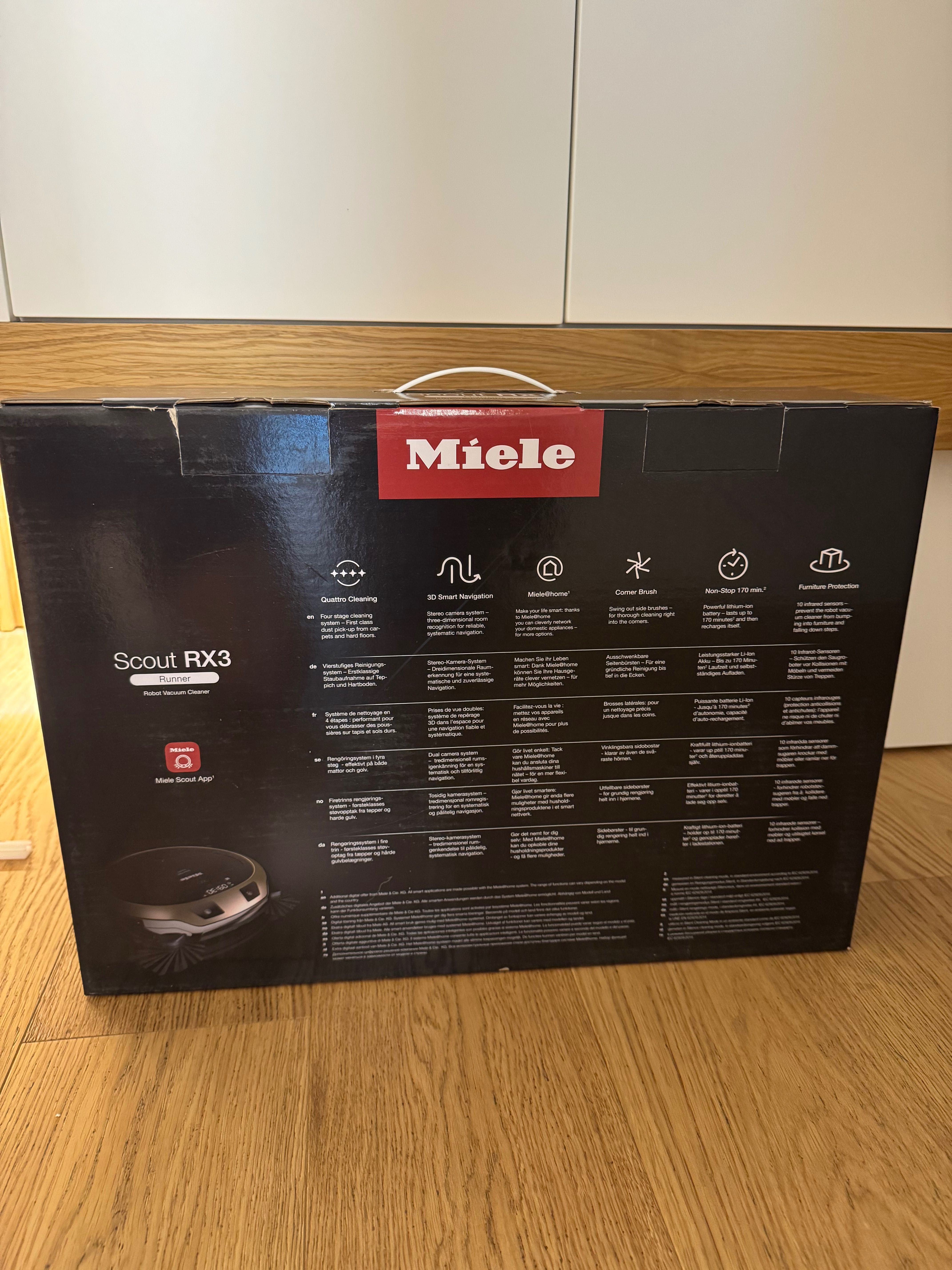 Чисто нова робот прахосмукачка Miele Scout RX3 Runner