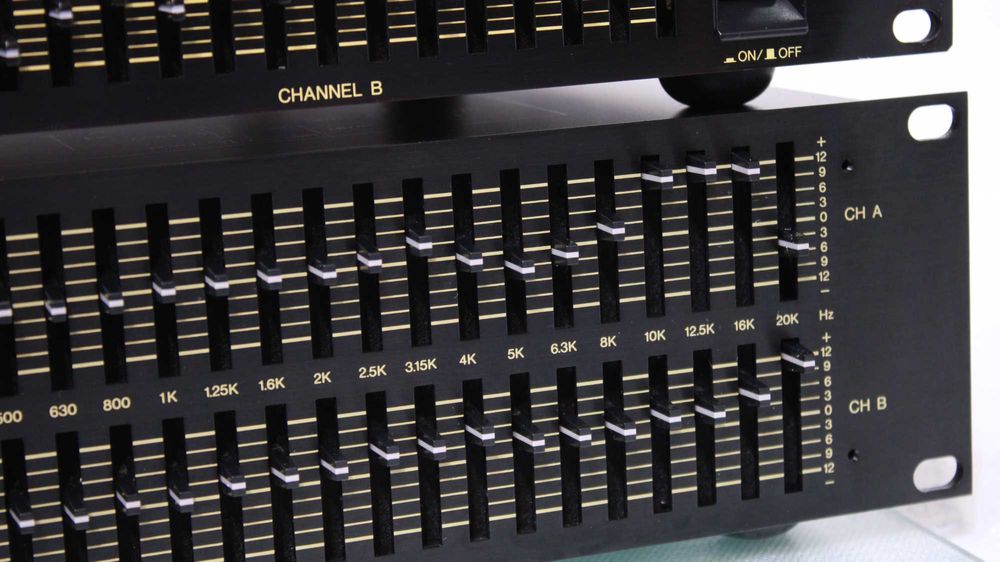 Egalizator Yamaha GQ2015A/Q2031A.