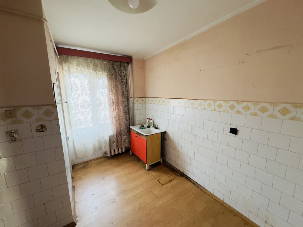 Vand Apartament 120mp , 4 camere, central cu loc de parcare