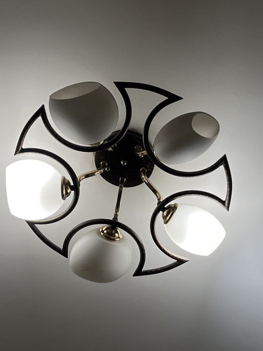 Продаю Люстру в хор сост за 15 тыс