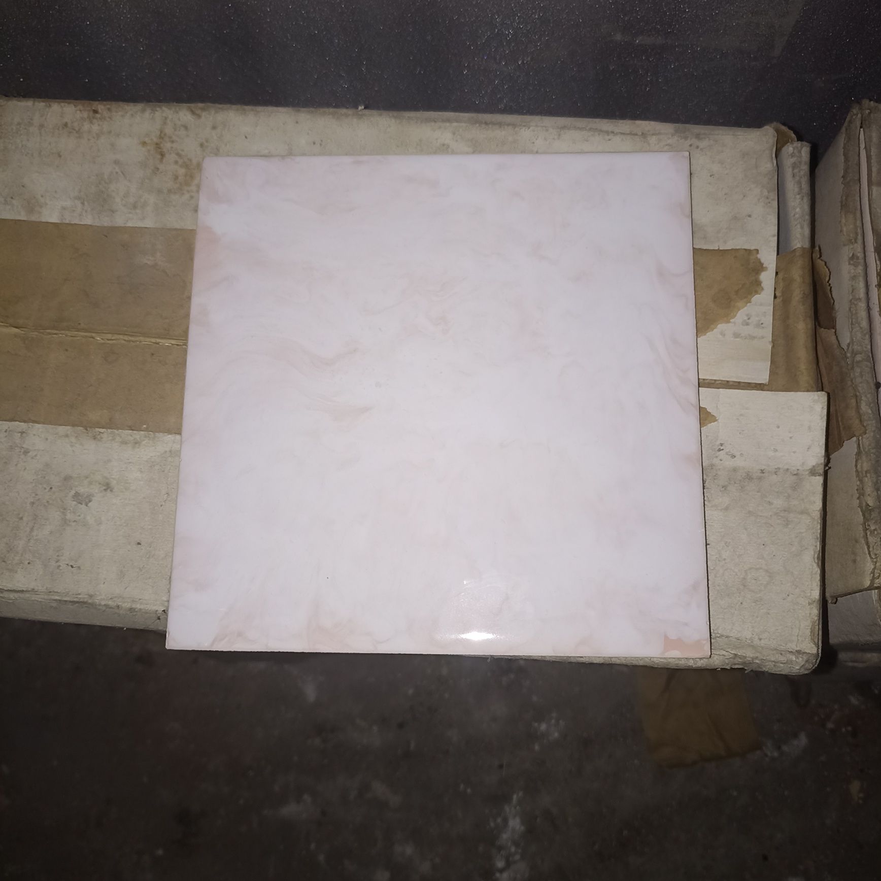 Плочки 15х15cm бледо розови