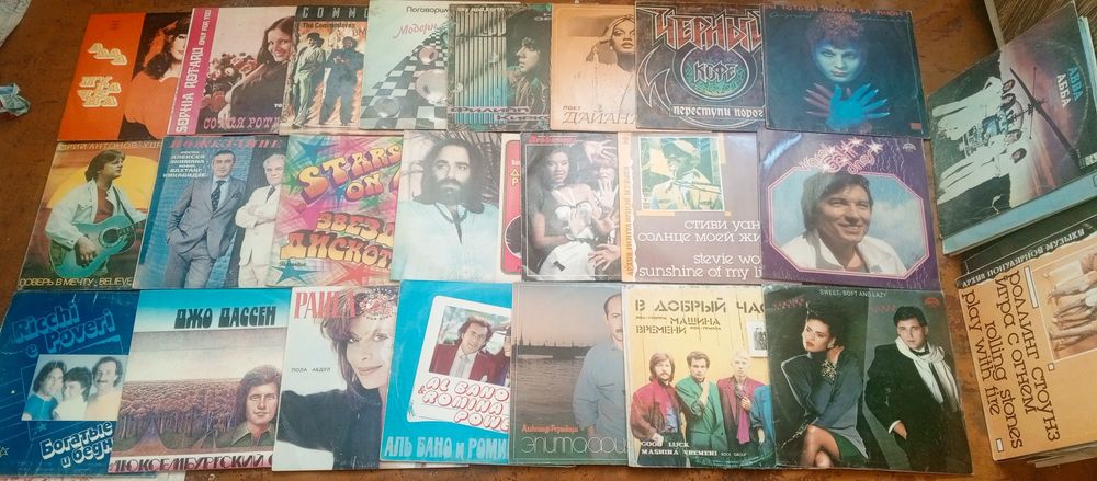 300 штук виниловые пластинки оптом дёшево отдаю