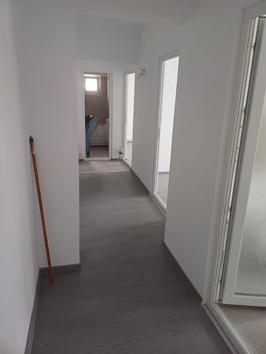 Vând apartament renovat