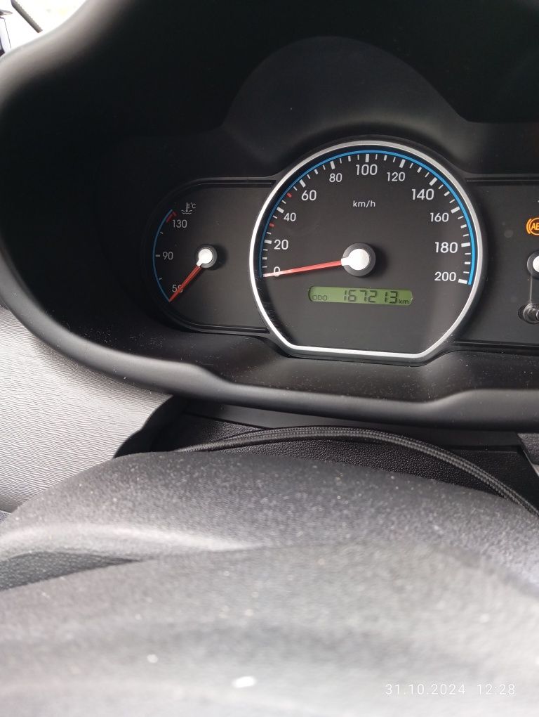 Лек автомобил Hyundai i10