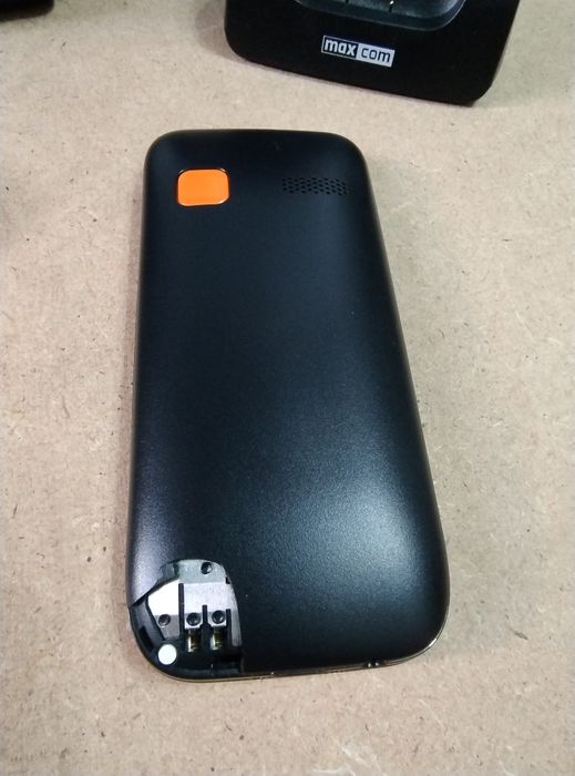 2 buc Telefon Seniori Panasonic si MaxCom ...