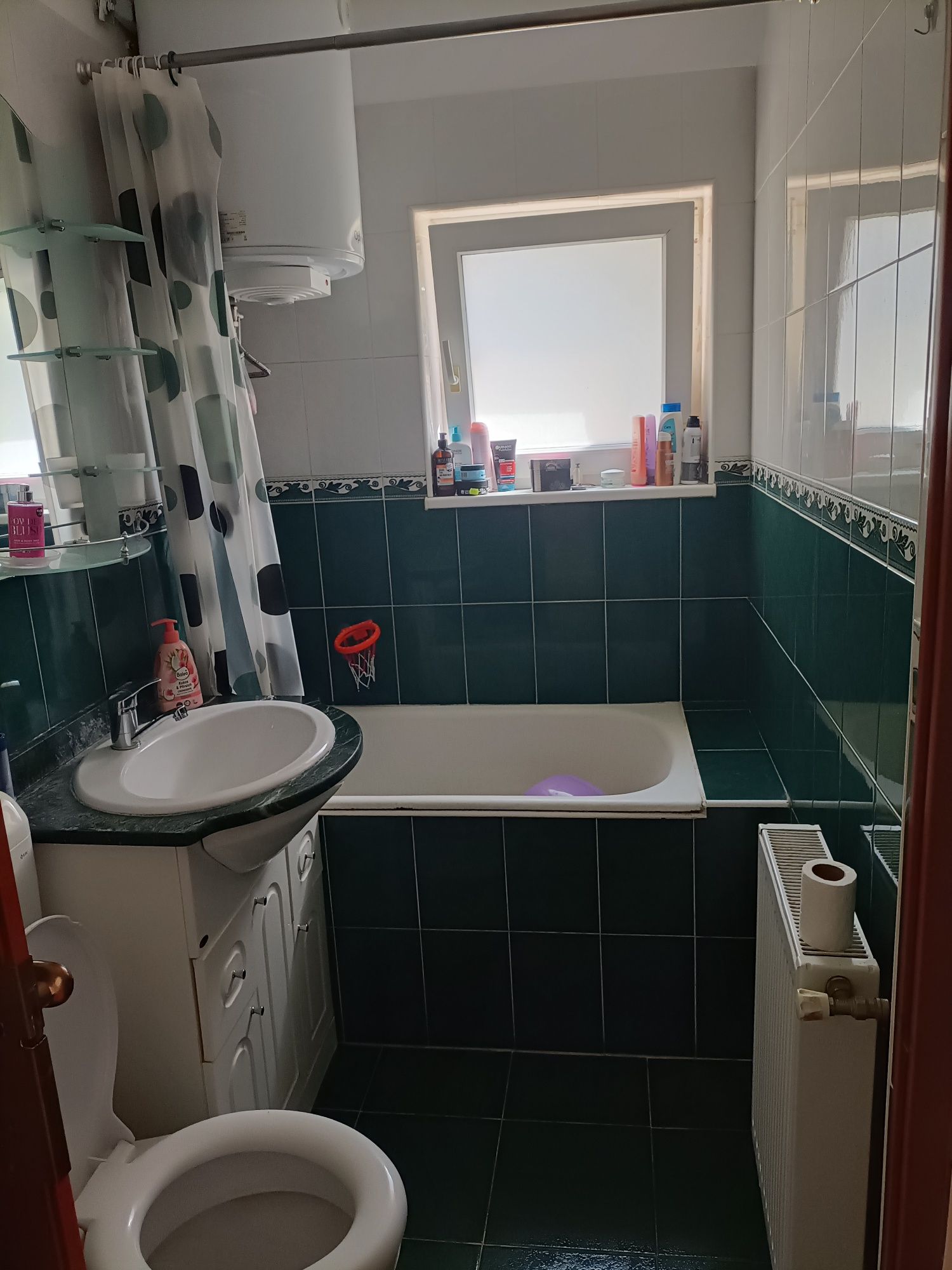 Închiriez apartament