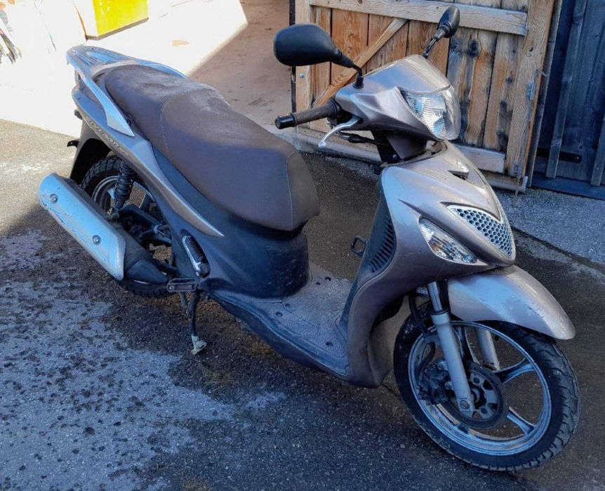 Suzuki UX 125 2014 год запазен скутер