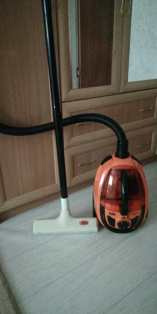Срочно продам пылесос !