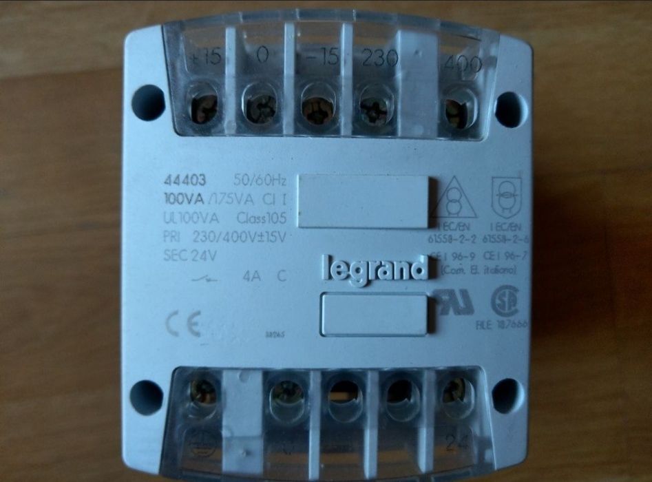 Transformator Legrand model 44403 - 230/400v primar / 24v sec /100va.