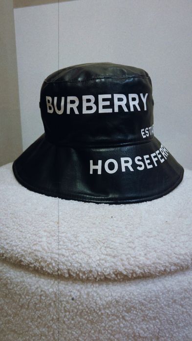 Кожена шапка Bur.be.rry