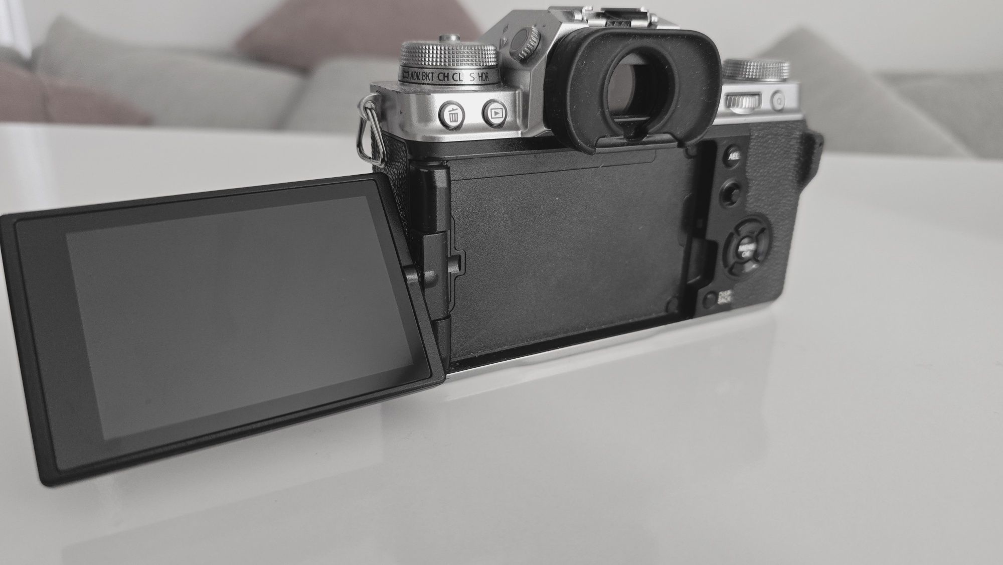 Fujifilm X-T4 + cage + L-bracket +2 батерии +++