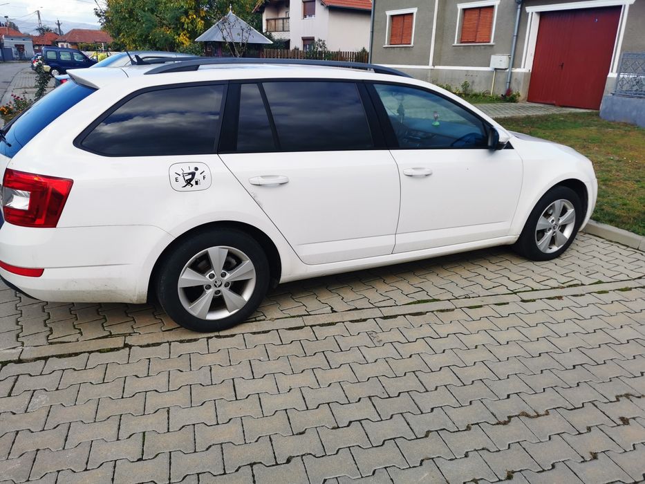 Vând Skoda Octavia