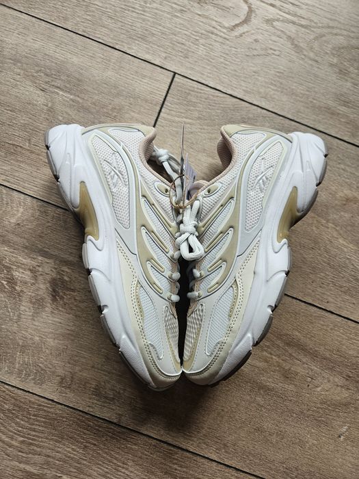 НОВИ маратонки Reebok