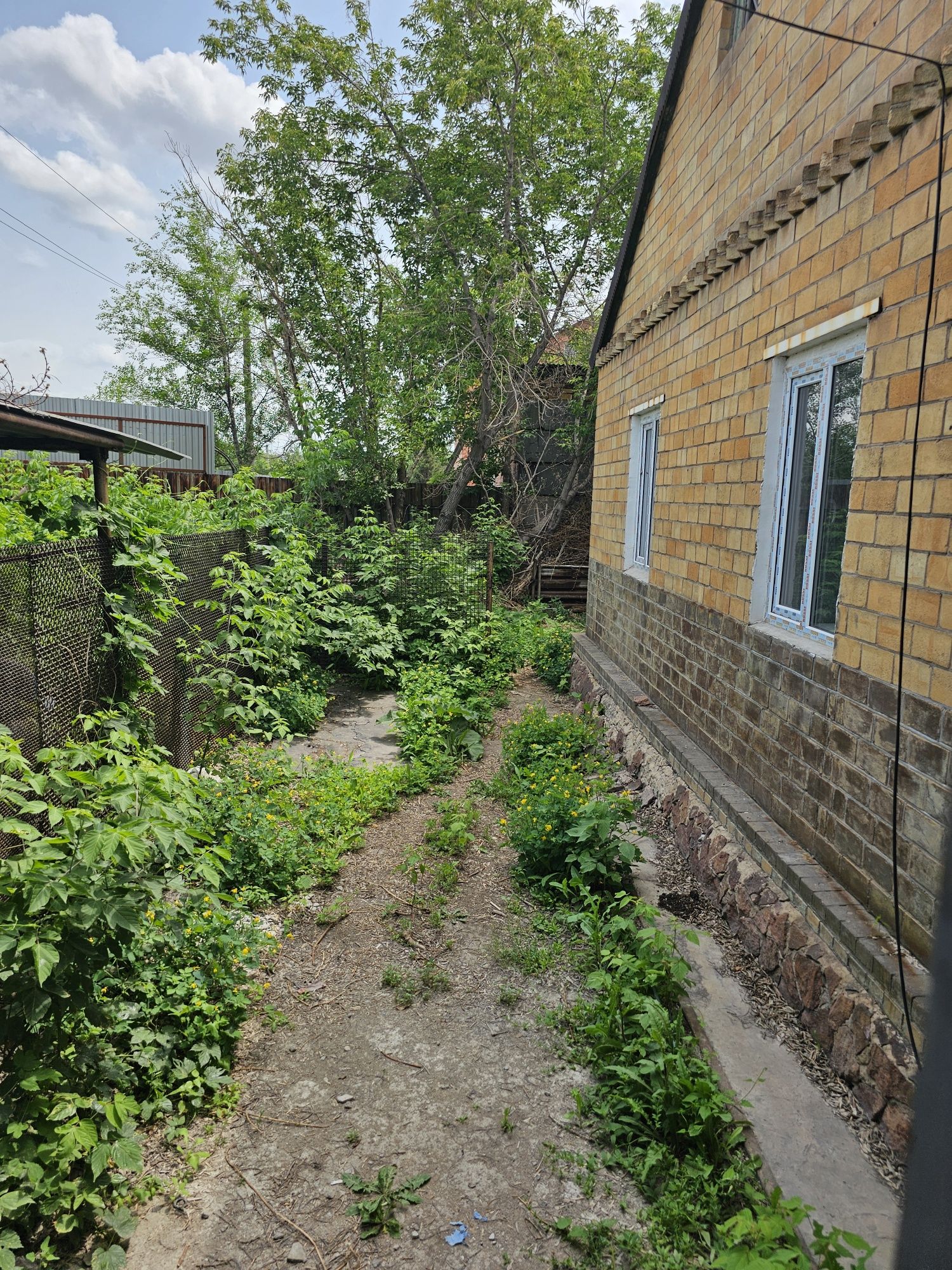 Продаю 2х этажный дом