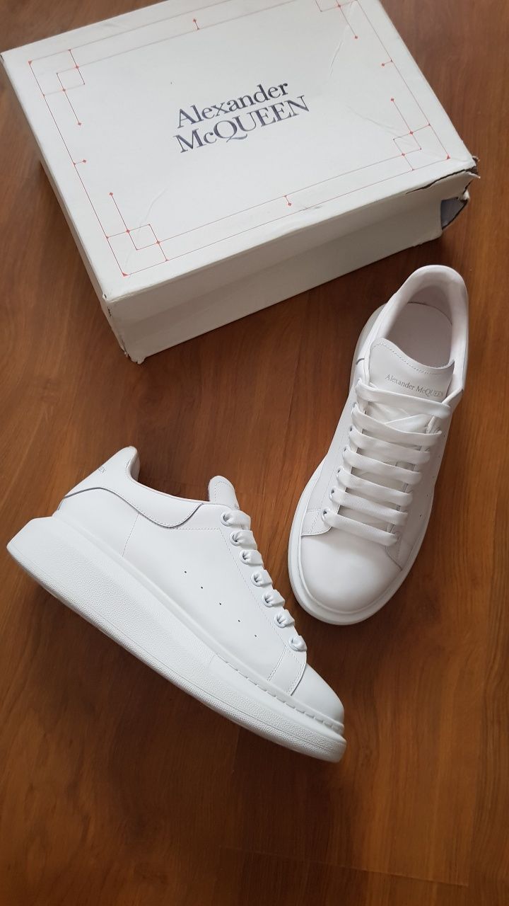 Adidași Alexander McQueen • STOC: 41 • Livrare rapidă 1-2 zile •