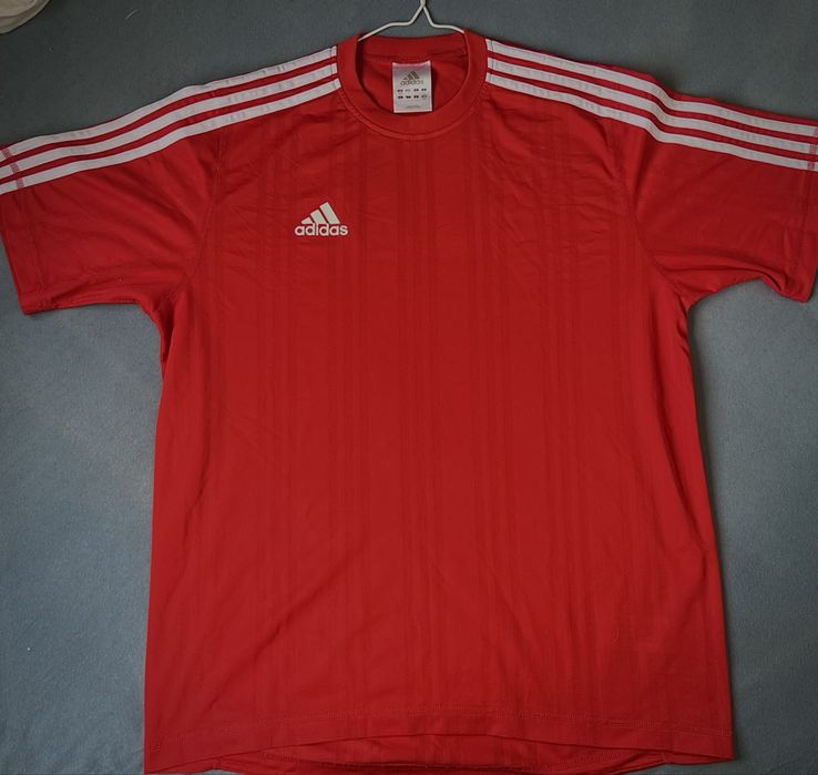Спортна Adidas тениска