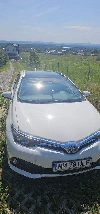 Toyota Auris Toyota Auris Hybrid Touring Sport din oct 2015