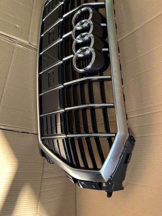 Grila AUDI Q3 F3 83A S-LINE 18- cod 83a853651